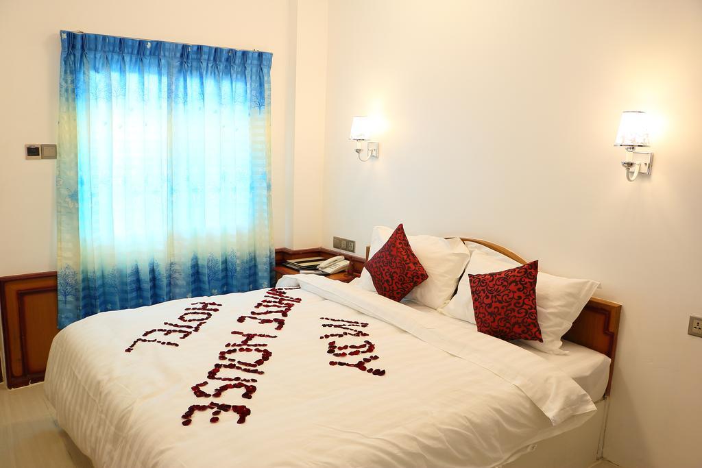 Mandalay White House Hotel Extérieur photo