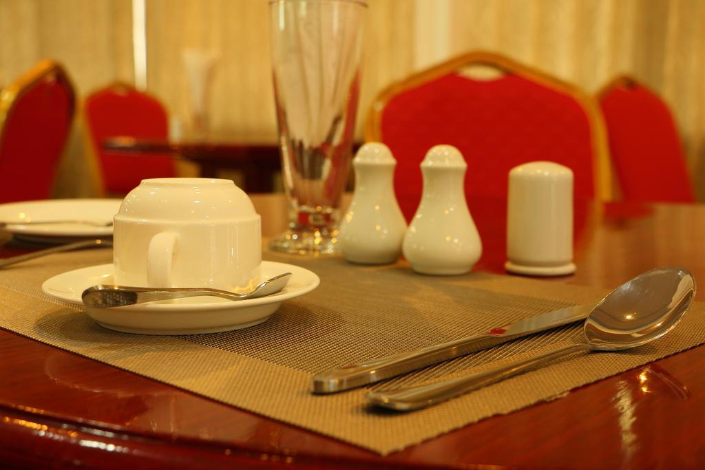 Mandalay White House Hotel Extérieur photo