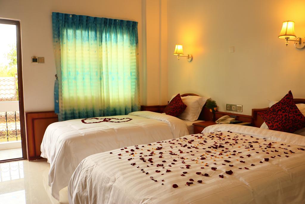 Mandalay White House Hotel Chambre photo